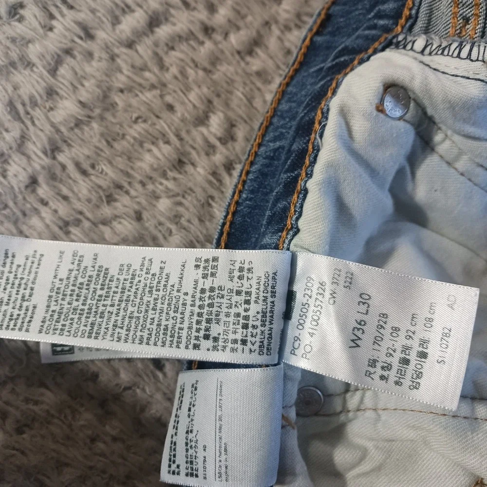 Levi's 505 Regular‎ Fit 00505-2309 Mens 36x30 Medium Wash Straight Leg Jeans